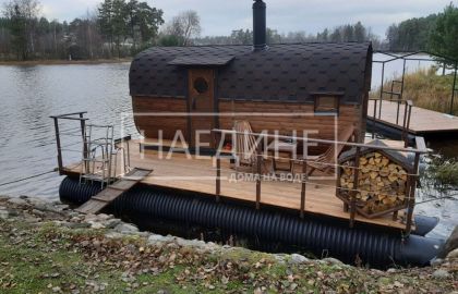 Плавучая баня на Вуоксе – вид с берега: уединённый отдых на воде в окружении природы