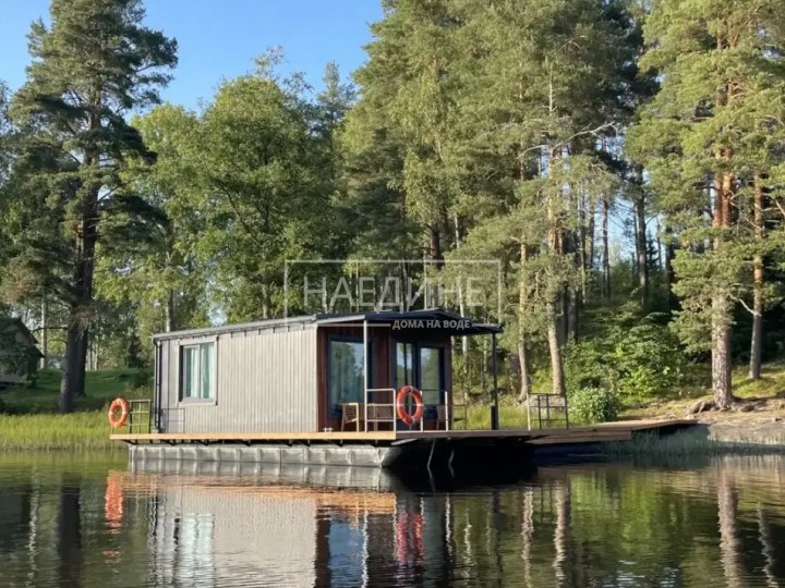 Хаусбот «Сила Природы» на Вуоксе – уютный плавучий дом с террасой для аренды