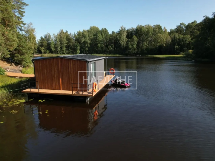 Хаусбот «Сила Природы» на Вуоксе – уютный плавучий дом с террасой для аренды