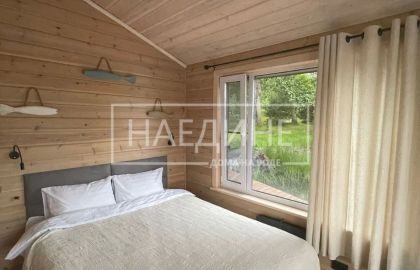 Комфортабельная спальня в арендуемом хаусботе на Вуоксе