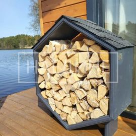 Дровница на террасе хаусбота «Сила Вуоксы» – удобство для гриля и камина | Наедине - дома на воде